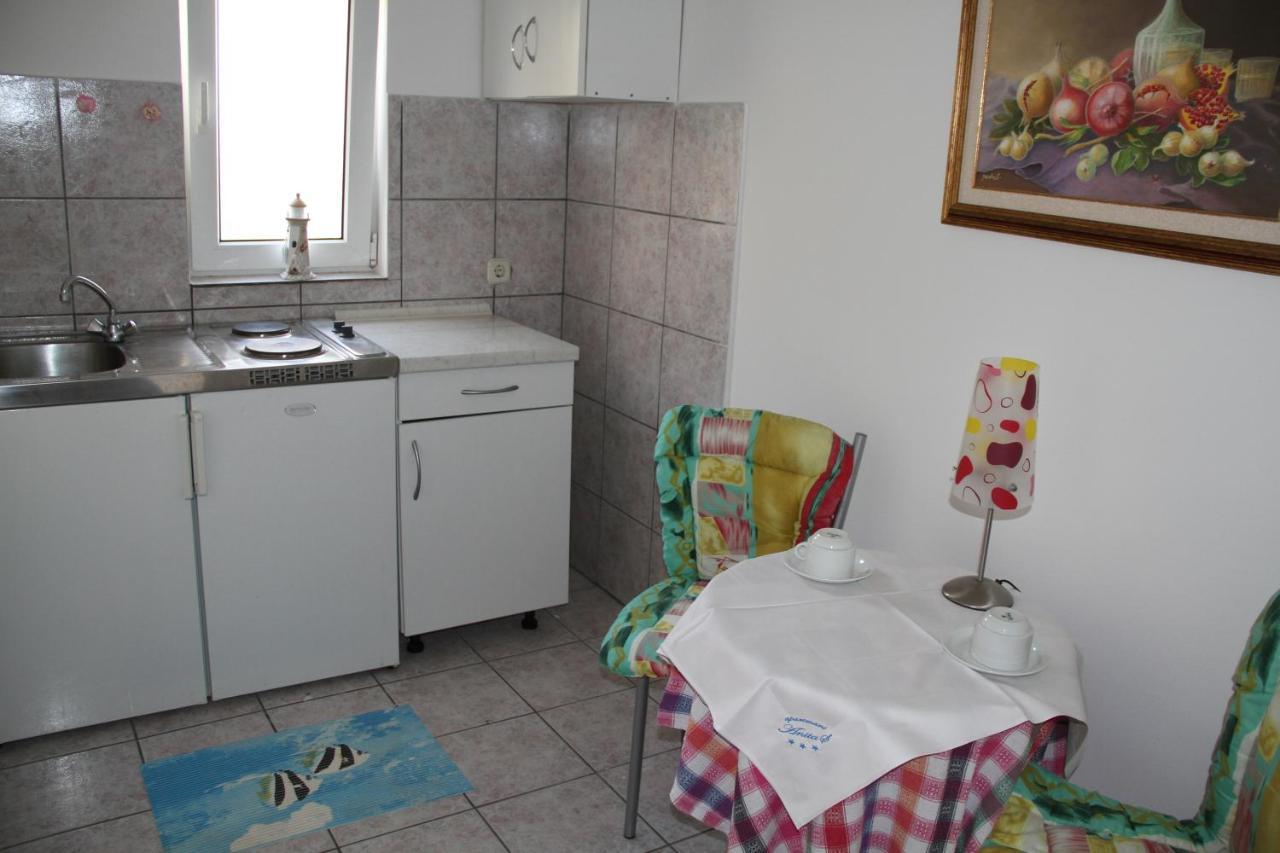 Apartmani Anitas Gradac  Eksteriør bilde